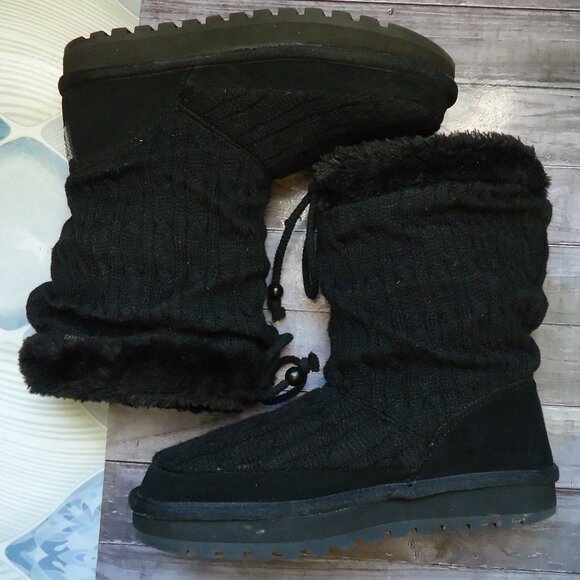 SIZE 7.5. Skechers Australia black knit ankle boots - Picture 16 of 16